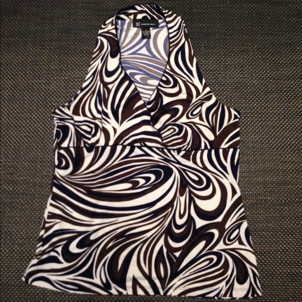 I.N.C- Size M. Sleeveless V neck top.